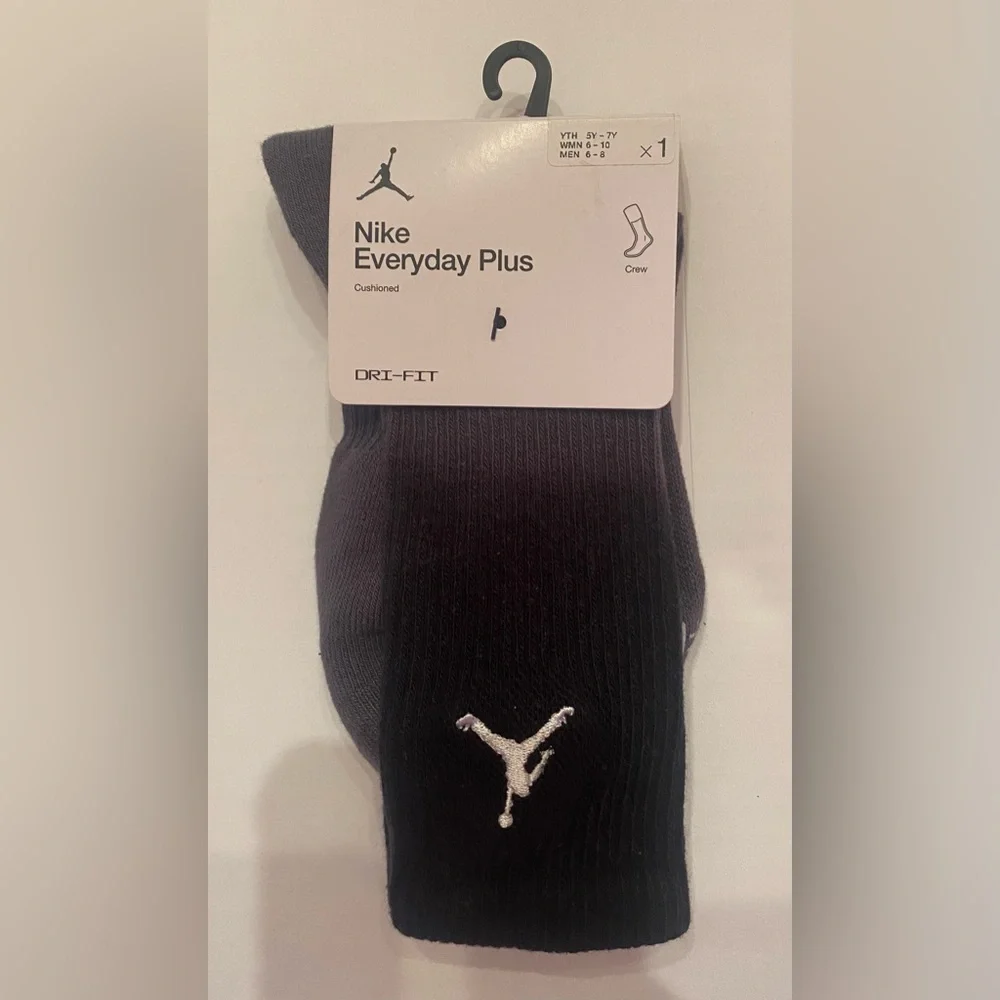 Unisex Nike Everyday Plus Dri-FIT Cushioned Crew Socks‎ Black Size M Youth 5Y-7Y